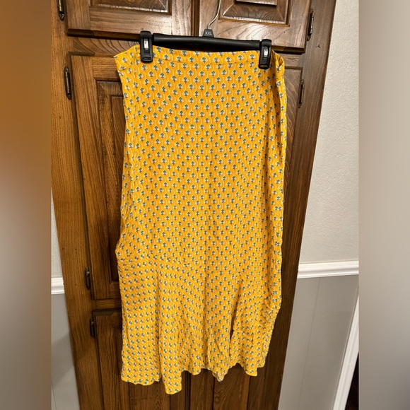 Yellow ankle length skirt - Picture 2 of 4